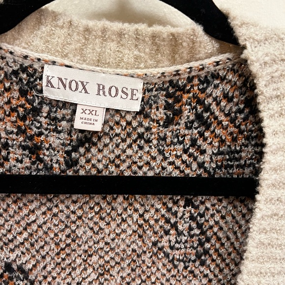 Knox Rose Gray and Black Leopard Cardigan - Picture 3 of 4